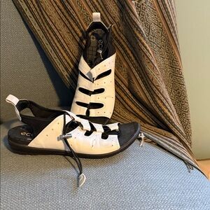 ECCO Women's Black and White Adjustable Sporty Leather Sandals